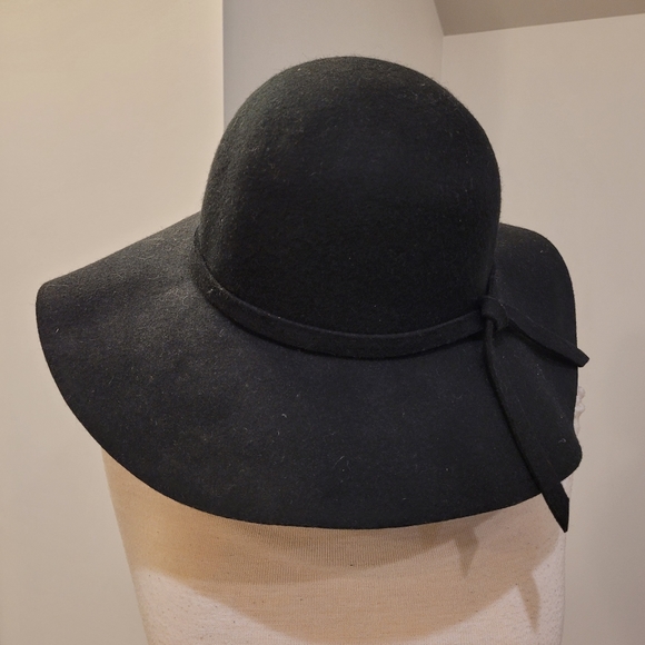 100% Wool Hat - Picture 2 of 4